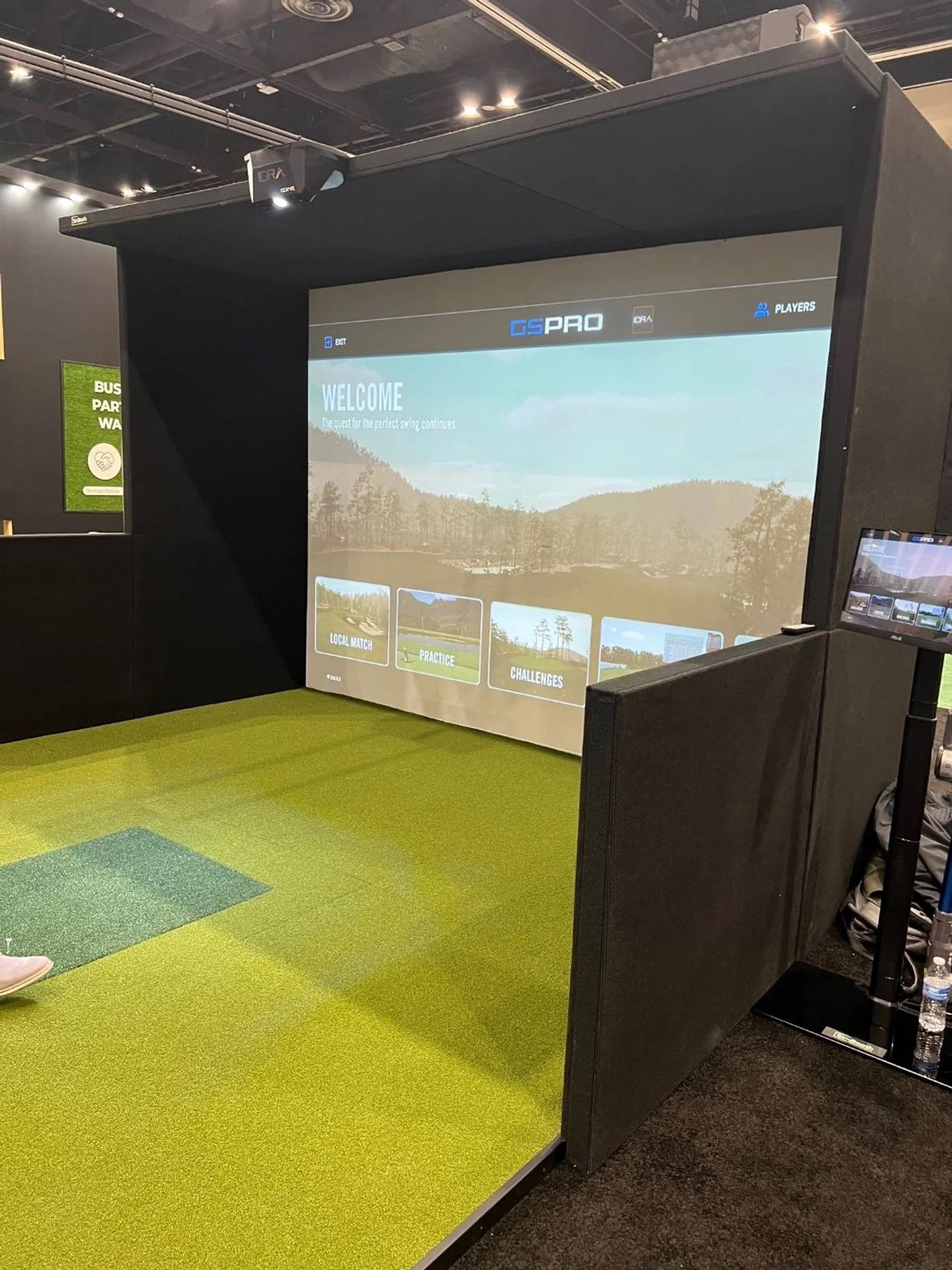 IDRA II & GSPro - The ‘Apple CarPlay’ of Golf Simulators | SimCaddy